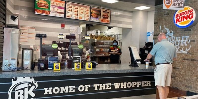 Dining/Shopping Facilities at RSW
