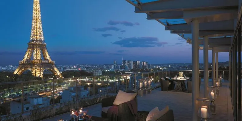 Luxury Paris hotels with view of Eiffel Tower